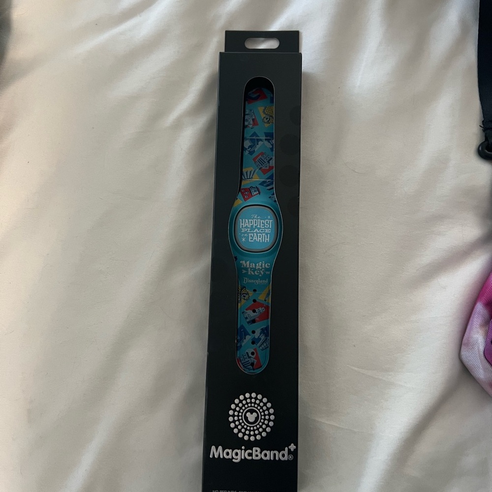 Disneyland Magic Key Magic Band - Picture 4 of 5